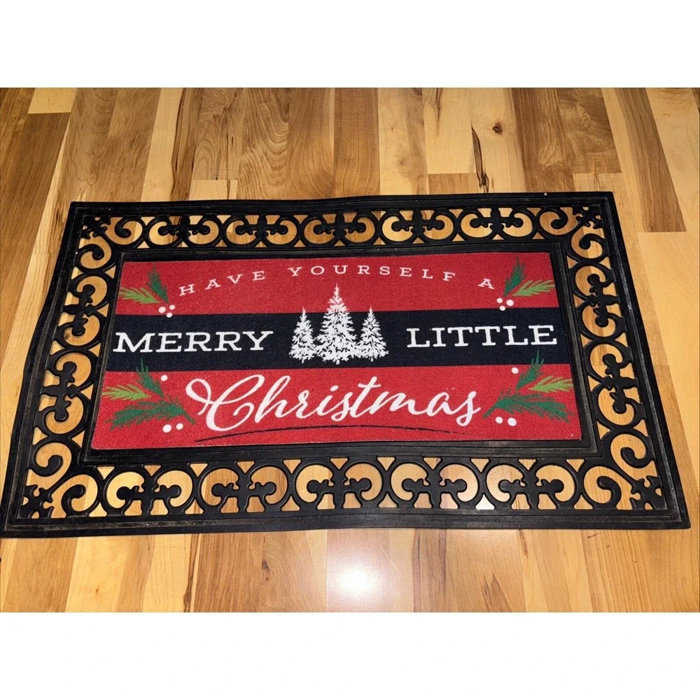 Evergreen Sassafras Changeable Mat and Christmas Labrador Retrievers Insert.